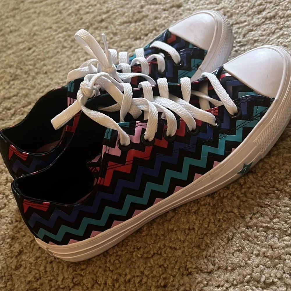 Converse - Picture 3 of 6